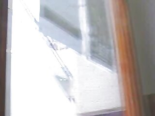 ছোট ল্যাটিনা বেব জেসমিন একজন অপরিচিত ব্যক্তির সাথে ঠুং বাংলাদেশি মেয়েদের চোদাচুদি ঠুং শব্দ করছে